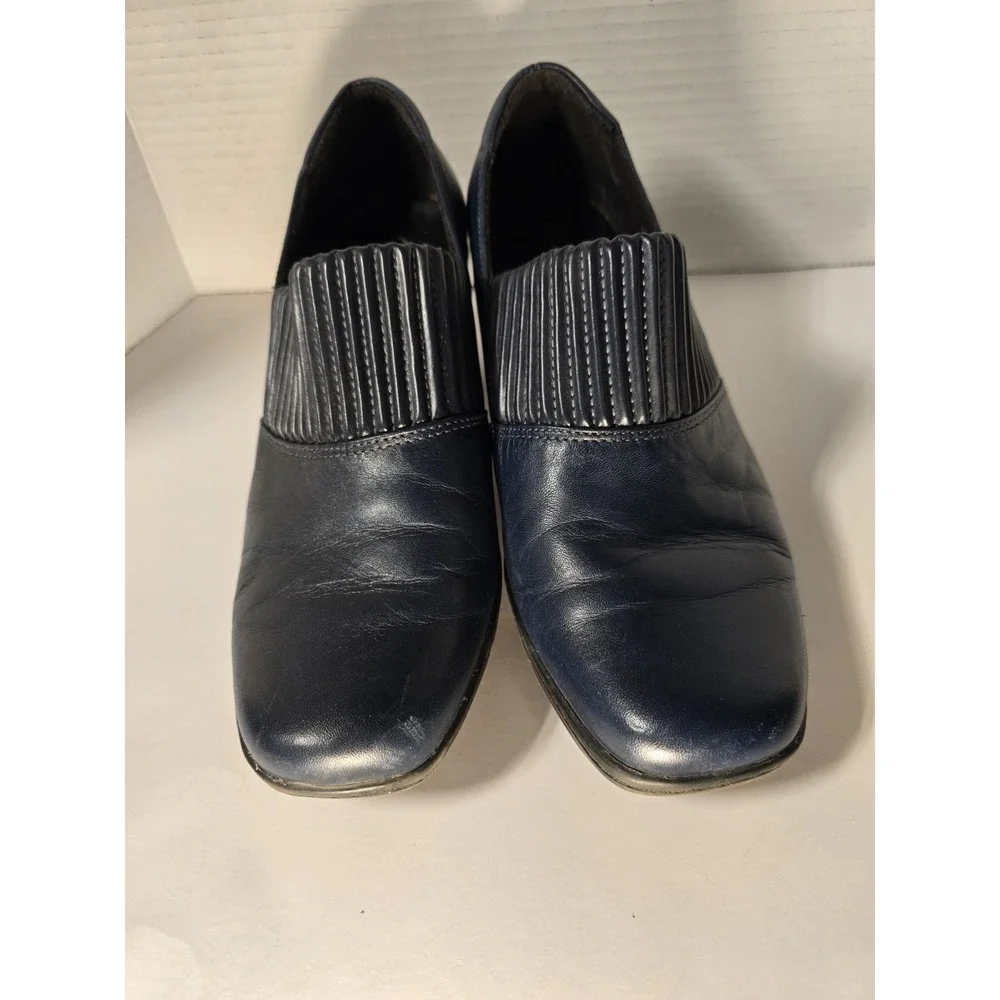 Clarks bendables thoughtful